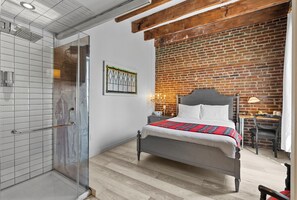 Superior Room, 1 Queen Bed | Premium bedding, pillowtop beds, individually decorated - Auberge Place d'Armes (Québec City)