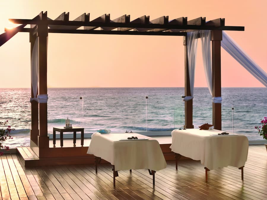Couples treatment room(s), sauna, hot tub, steam room