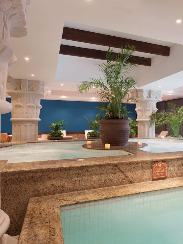 Couples treatment rooms, sauna, hot tub, steam room, Turkish bath