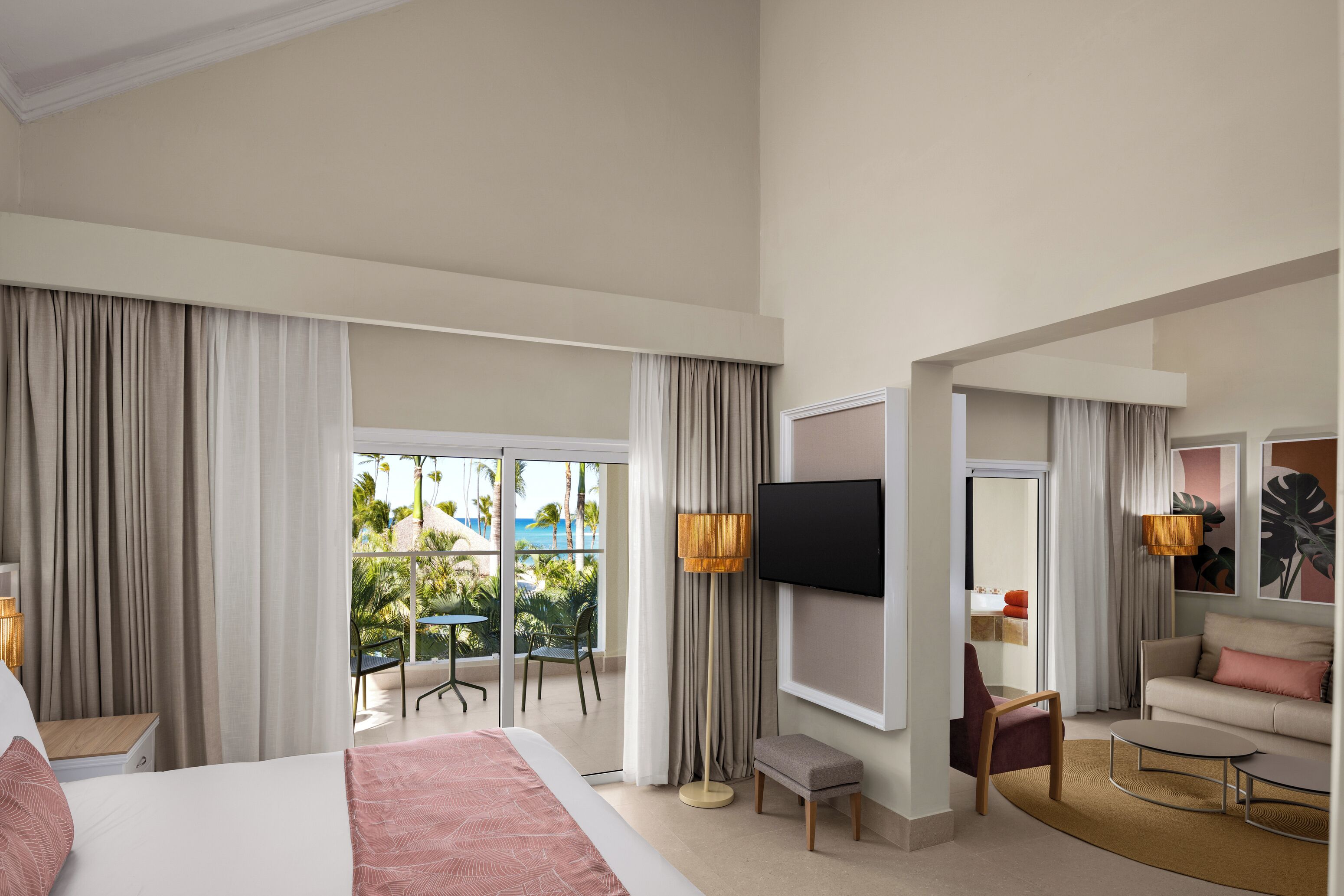 Suite, 2 Schlafzimmer (Club, Tropical or Partial Ocean View)