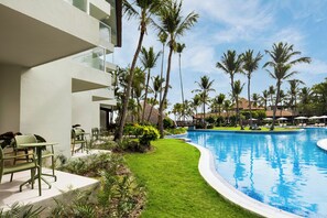 Standaard kamer, 1 kingsize bed (Tropical View | Pool Walk Out) | Kameruitzicht