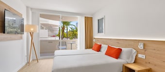 Palmanova Beach Apartments by TRH