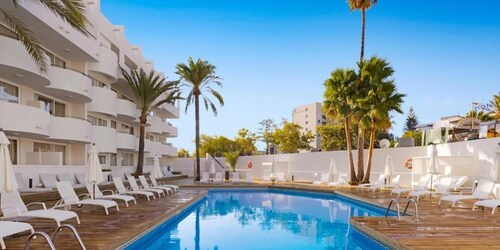 Palmanova Beach Apartments by TRH