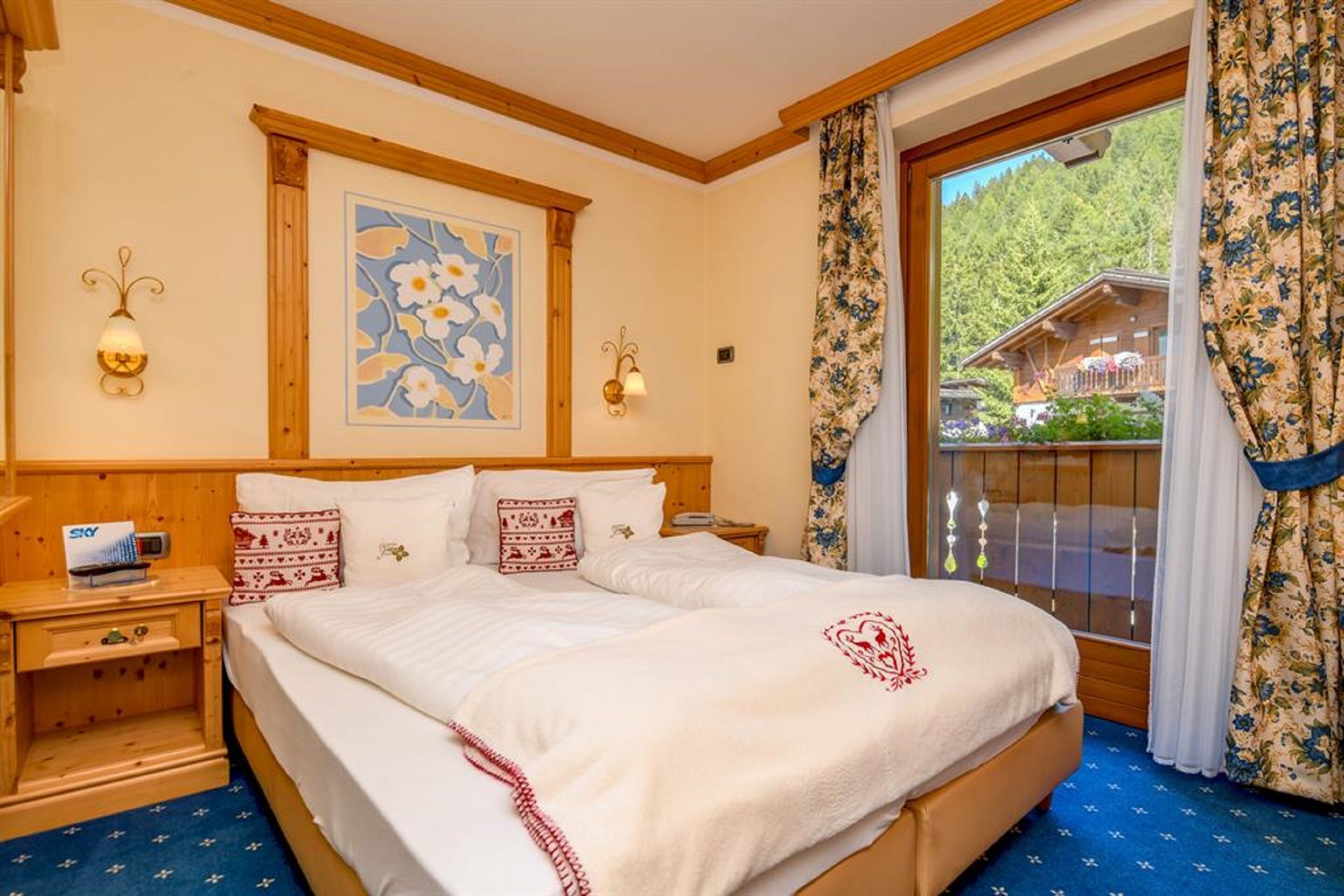 economy double room | premium bedding, down duvets, memory-foam beds, minibar