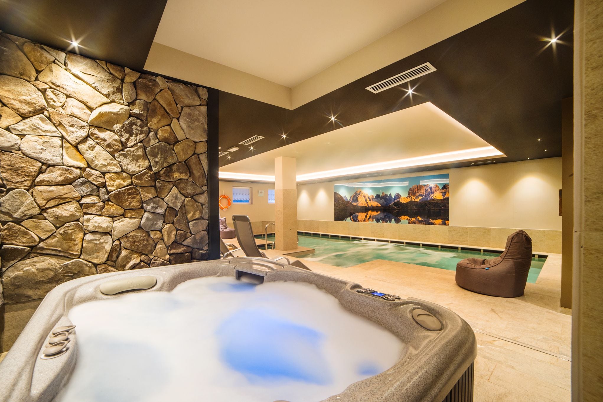 indoor spa tub