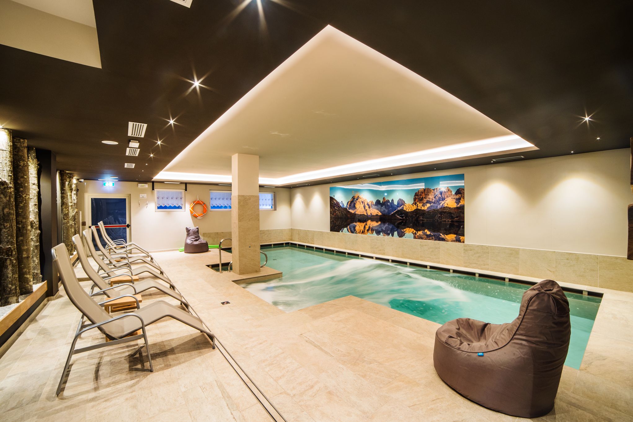 indoor pool, open 3:00 pm to 8 pm, pool loungers