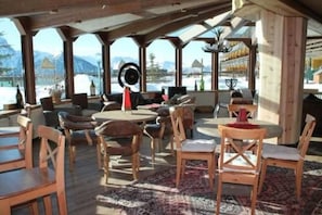 Bar (in der Unterkunft)
