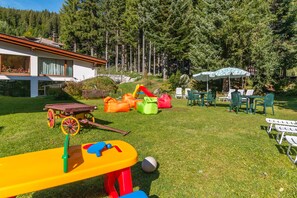 Children’s play area – outdoor - Hotel Bonapace (Pinzolo)