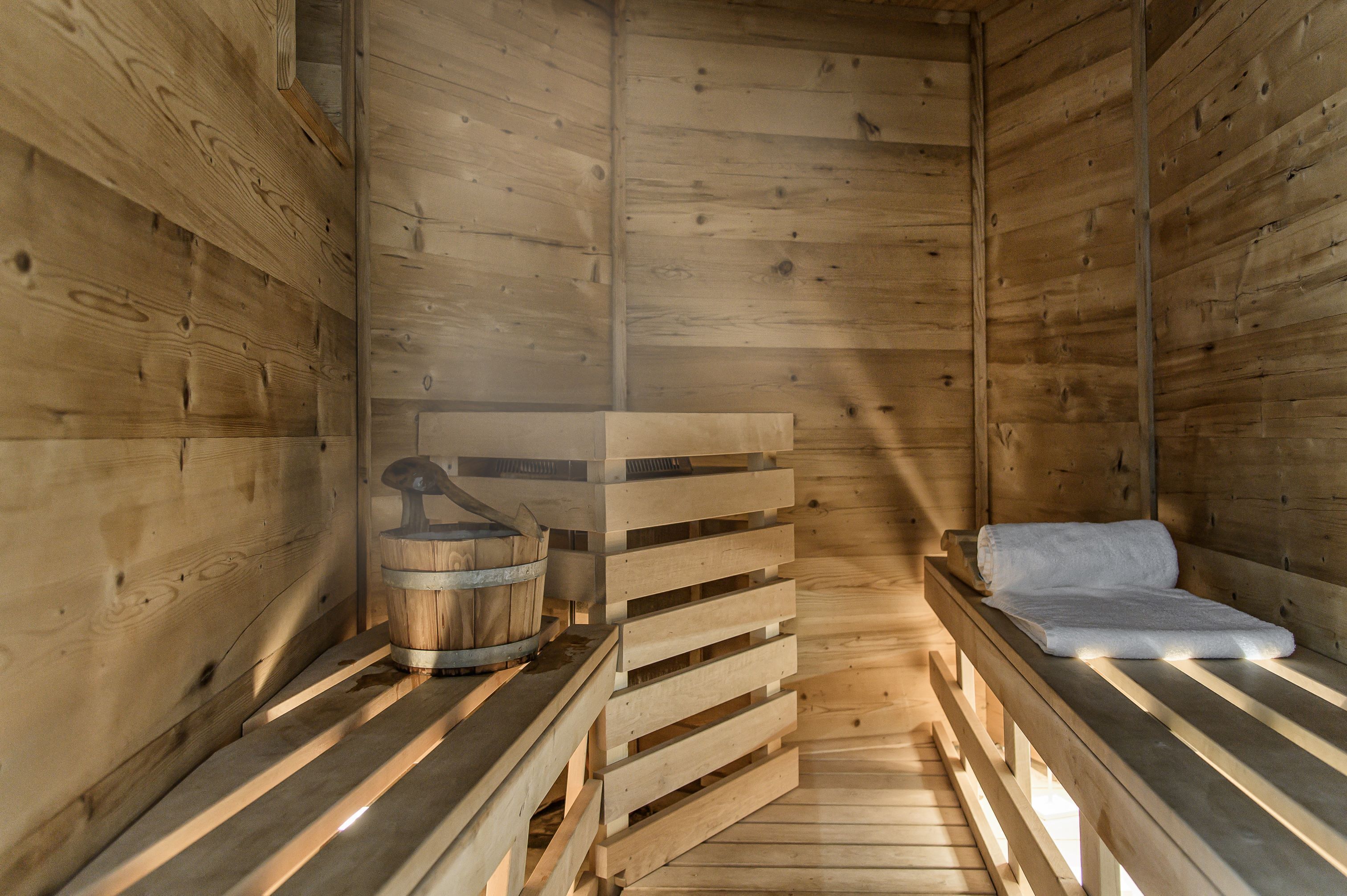 couples treatment room(s), sauna, hot tub, steam room