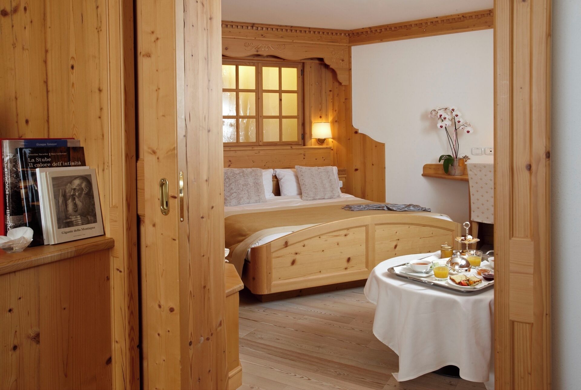 Chambre Deluxe | Literie de qualité, minibar, coffre-fort, bureau