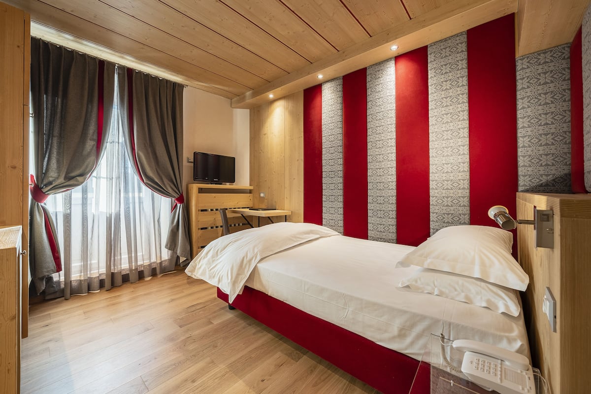 Classic-Doppelzimmer zur Einzelnutzung | Schreibtisch, kostenloses WLAN, Bettwäsche