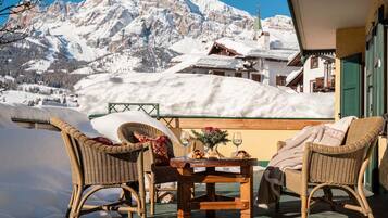 Suíte, 2 quartos, terraço, vista para a montanha | Terraço/pátio