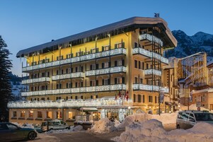 Fachada del alojamiento - Noche