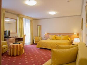 Superior Room | Minibar, in-room safe, desk, soundproofing - Hotel Miramonti (Pinzolo)