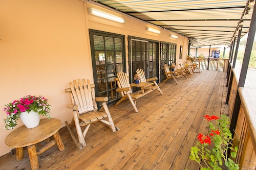 Peach Tree Inn