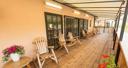 Peach Tree Inn