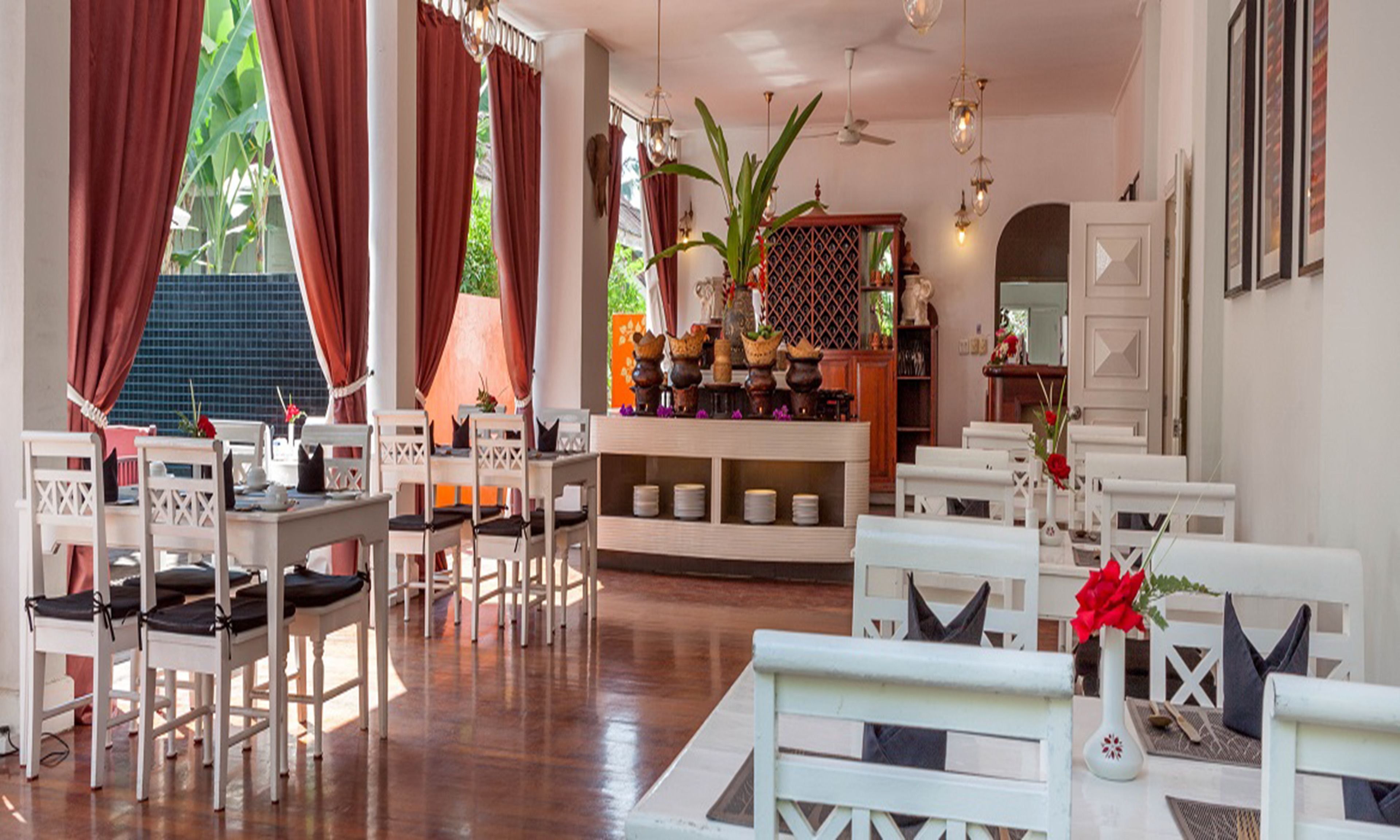 breakfast, lunch, dinner served; pool views