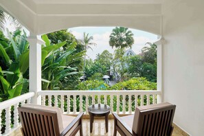 Garden Wing King - Pool View | View from room