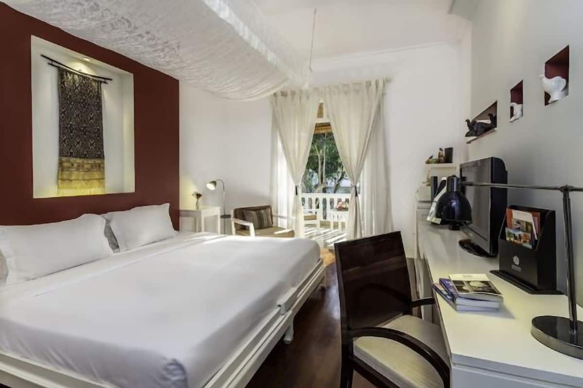 In-room safe, desk, iron/ironing board, free WiFi