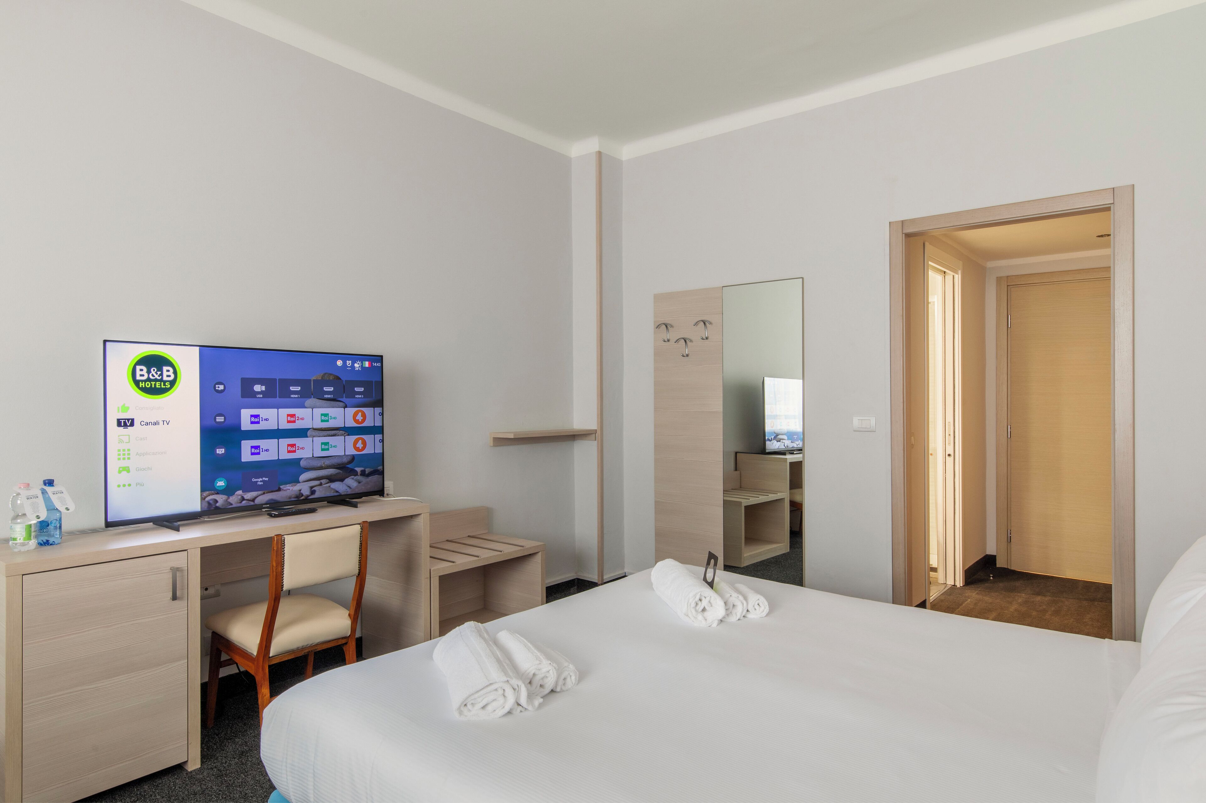 Couette en duvet d'oie, coffres-forts dans les chambres, bureau