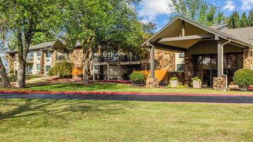 ุงูู
ูุดุฃุฉ ู
ู ุงูุฎุงุฑุฌ