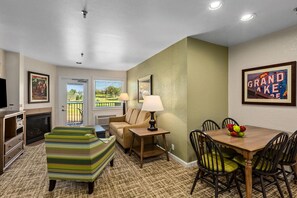 Televisión LCD y chimenea 