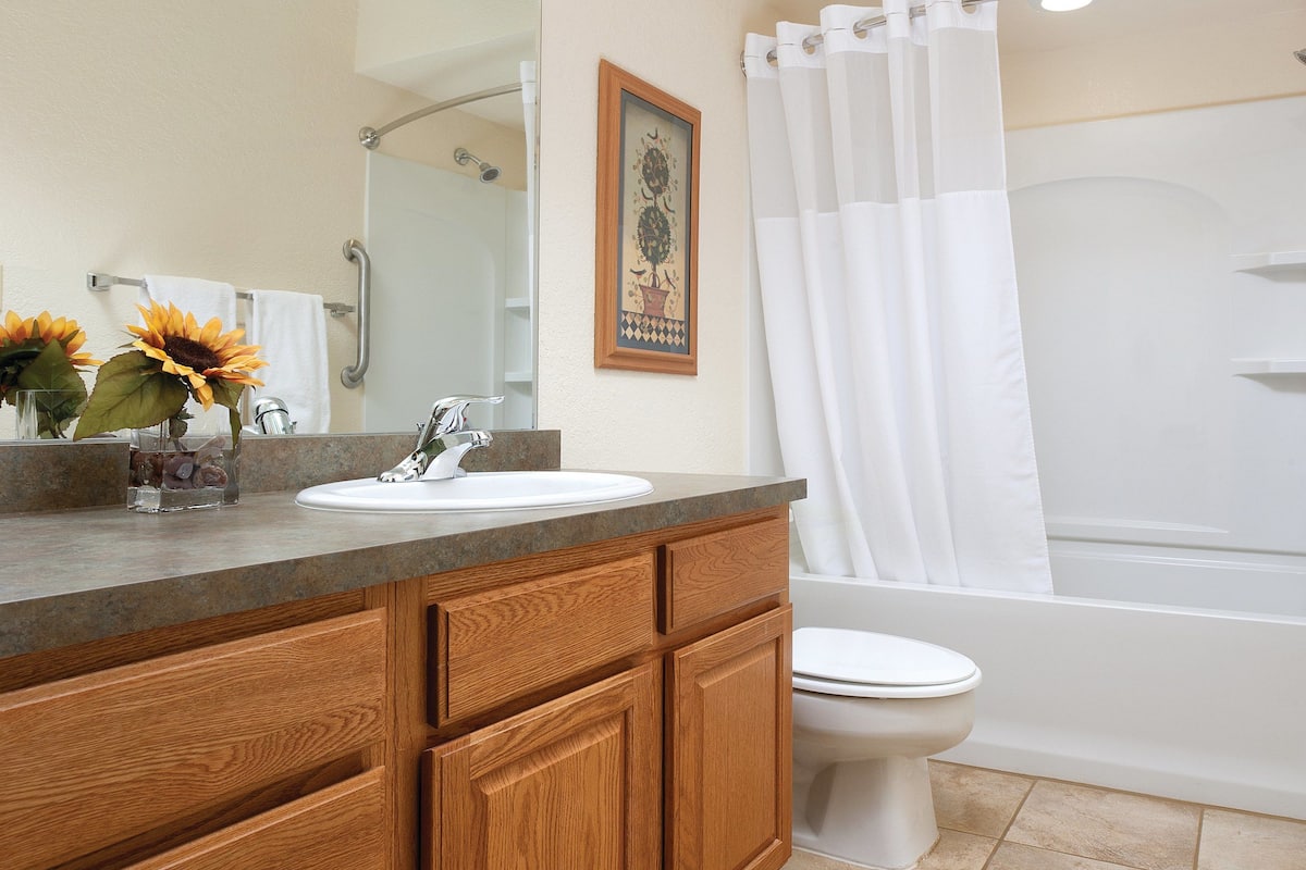 shower, free toiletries, towels