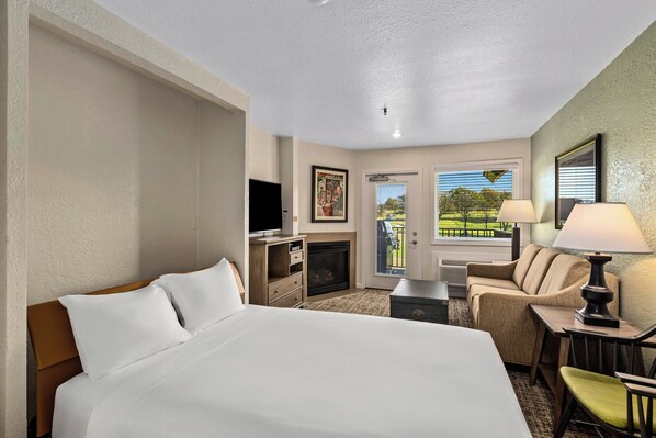 Estudio estándar, para no fumadores, cocineta | Tabla de planchar con plancha, wifi y ropa de cama 