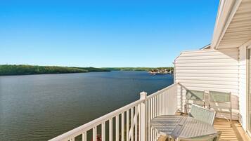 Standard Condo, 1 Bedroom, Non Smoking, Kitchen | Balcony