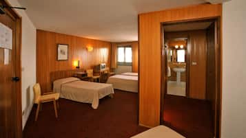 Vierbettzimmer | Zimmersafe, schallisolierte Zimmer, kostenloses WLAN, Bettwäsche