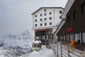 Terrace/patio - Hotel Lo Stambecco (Valtournenche)