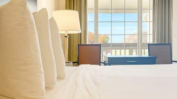 Deluxe Room, 1 King Bed, Harbour View | 1 bedroom, desk, blackout curtains, iron/ironing board