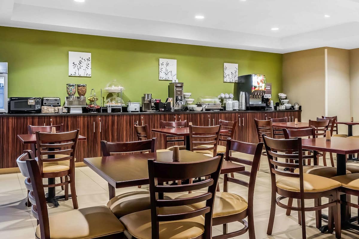 free daily continental breakfast