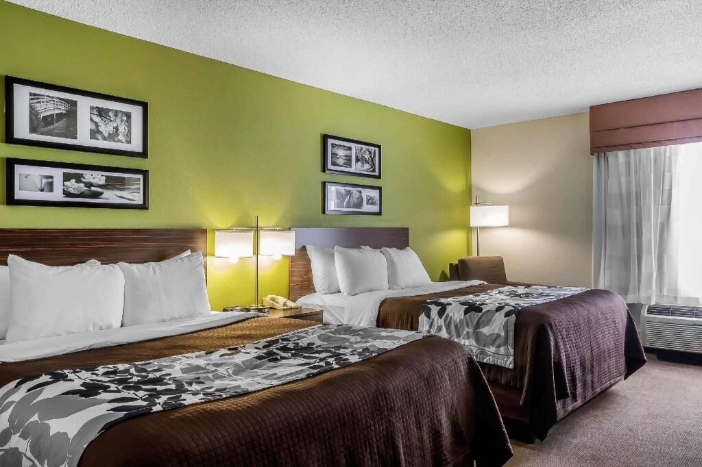 Desk, iron/ironing board, rollaway beds, free WiFi