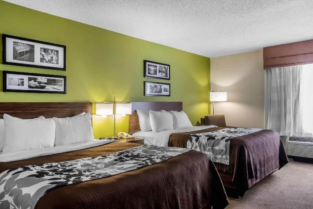 Desk, iron/ironing board, rollaway beds, free WiFi