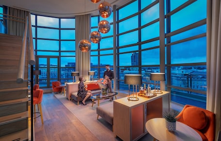 平板电视、收费电影. 科克市克莱顿酒店