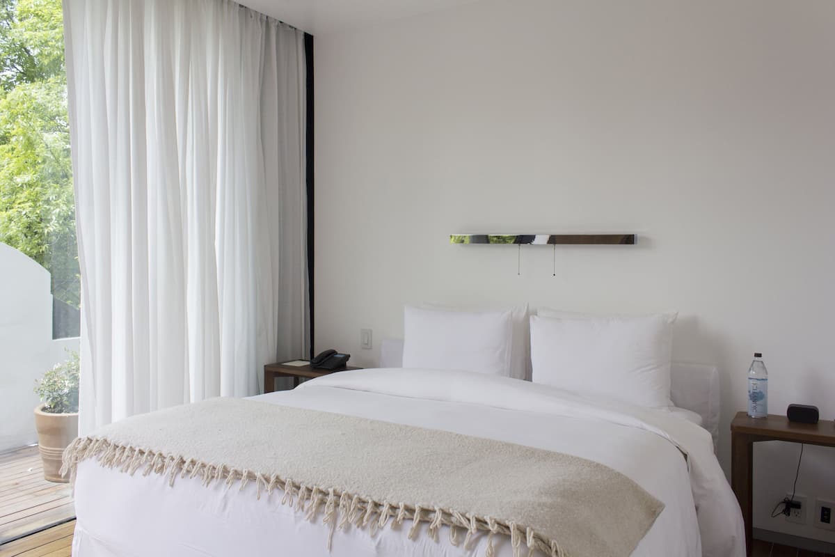 Studio Suite, Terrace | Premium bedding, minibar, in-room safe, desk