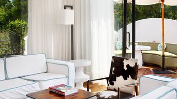 Suite (Top) | Premium bedding, minibar, in-room safe, desk