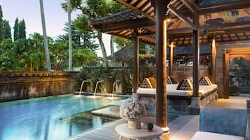 The Hadiprana Villa with Club Benefits | Piscina privata