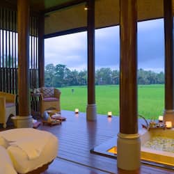 Couples treatment room(s), hot tub, body treatments, aromatherapy