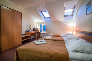 In-room safe, rollaway beds, free WiFi