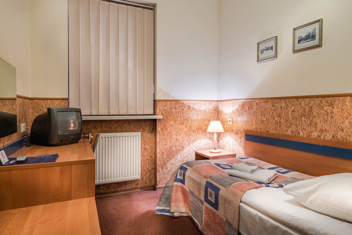 In-room safe, rollaway beds, free WiFi