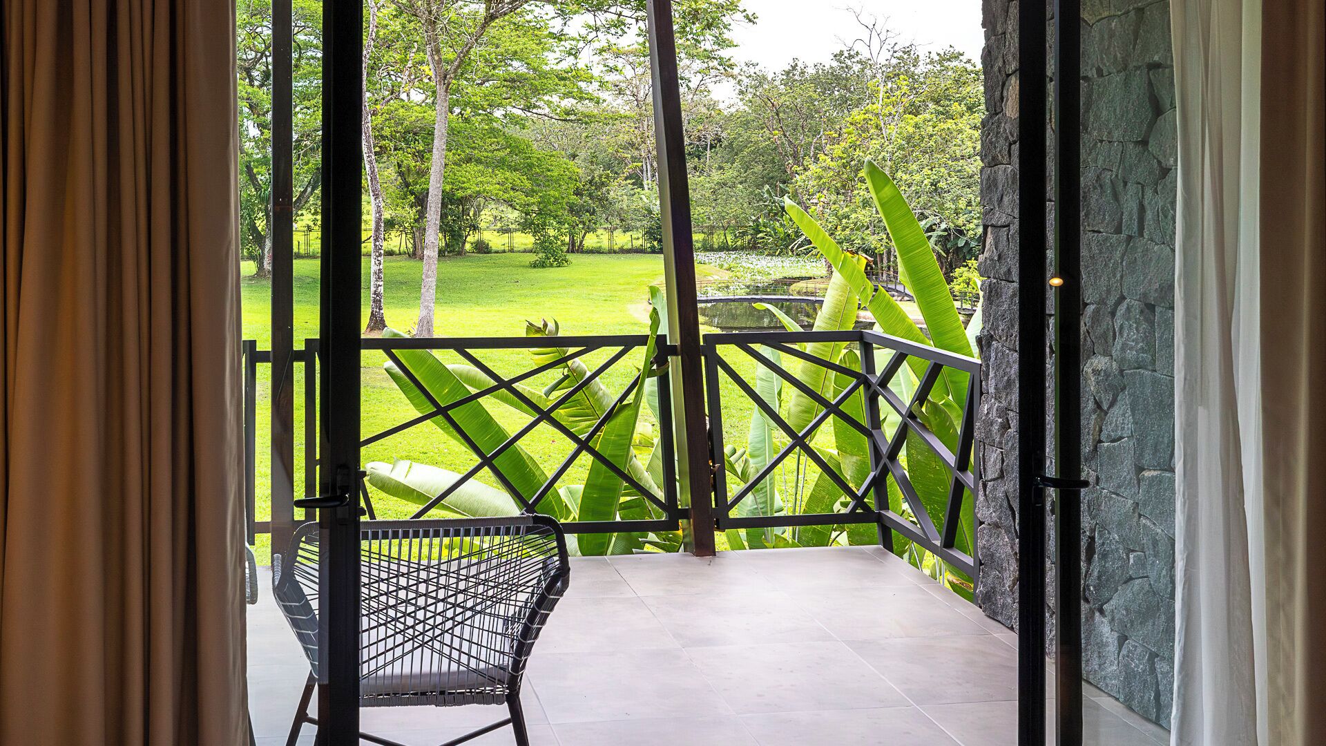 Superior studio suite | Luxe beddengoed, een kluis op de kamer, een bureau, gratis wifi