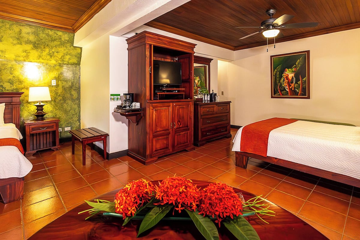 Junior Suite | 1 bedroom, premium bedding, in-room safe, desk