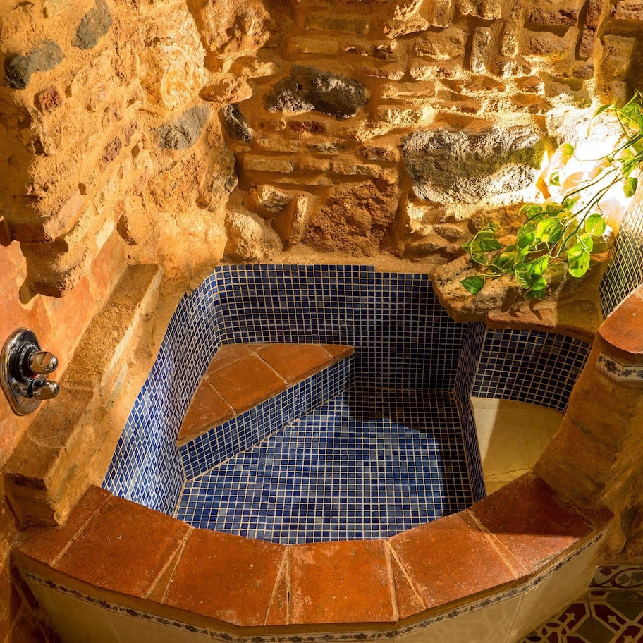 Superior Double Room (Deluxe) | Deep-soaking bathtub