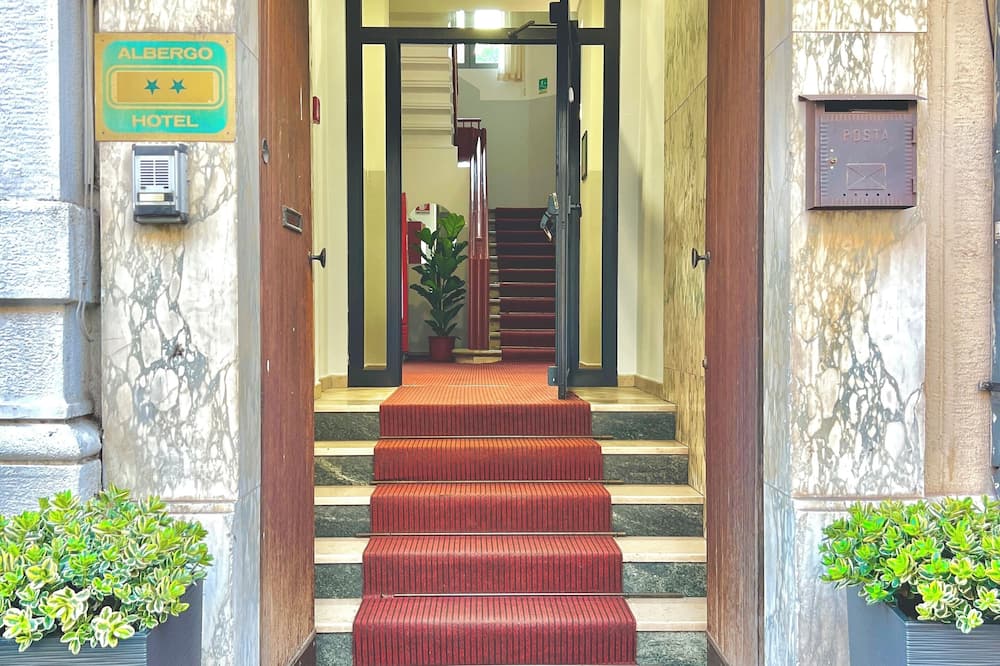 Sara Hotel
