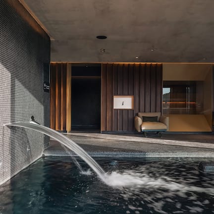 Couples treatment rooms, sauna, hot tub, steam room, Turkish bath