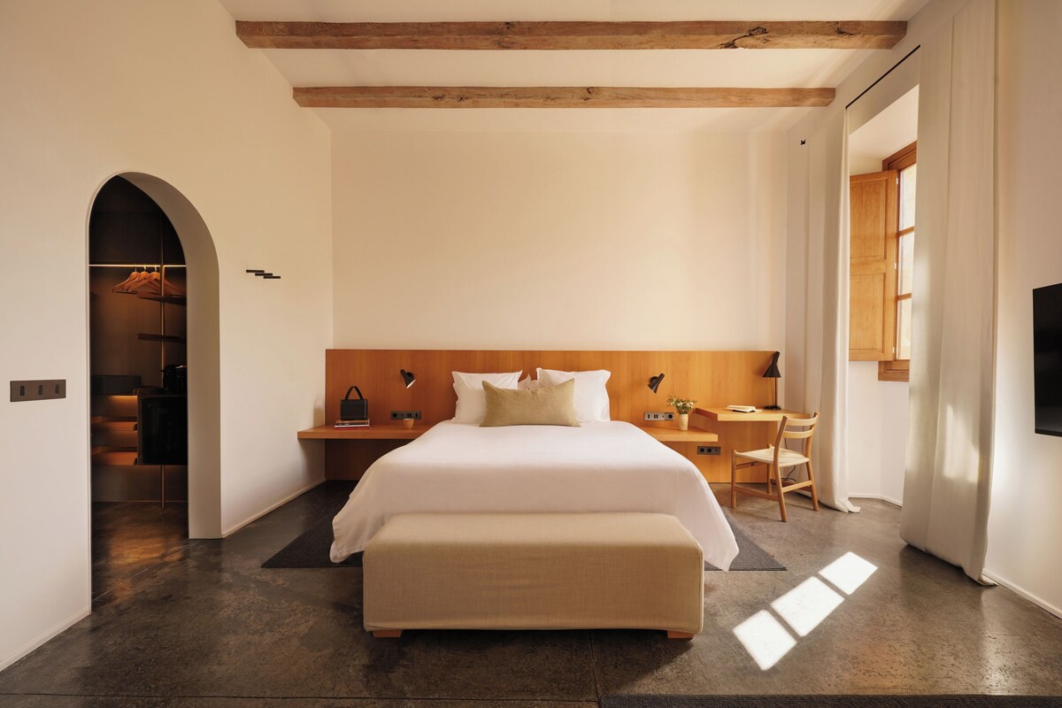 Chambre double, baignoire (Premium Deluxe) | Draps en coton égyptien, literie de qualité, minibar, coffre-fort