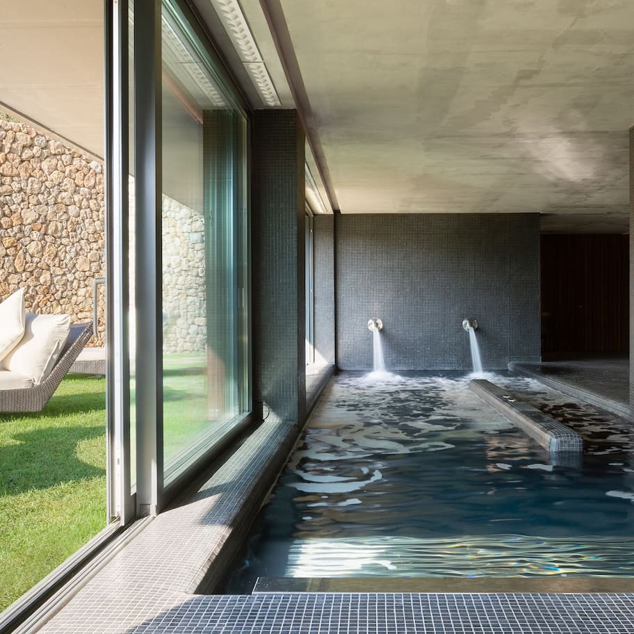 Couples treatment rooms, sauna, hot tub, steam room, Turkish bath