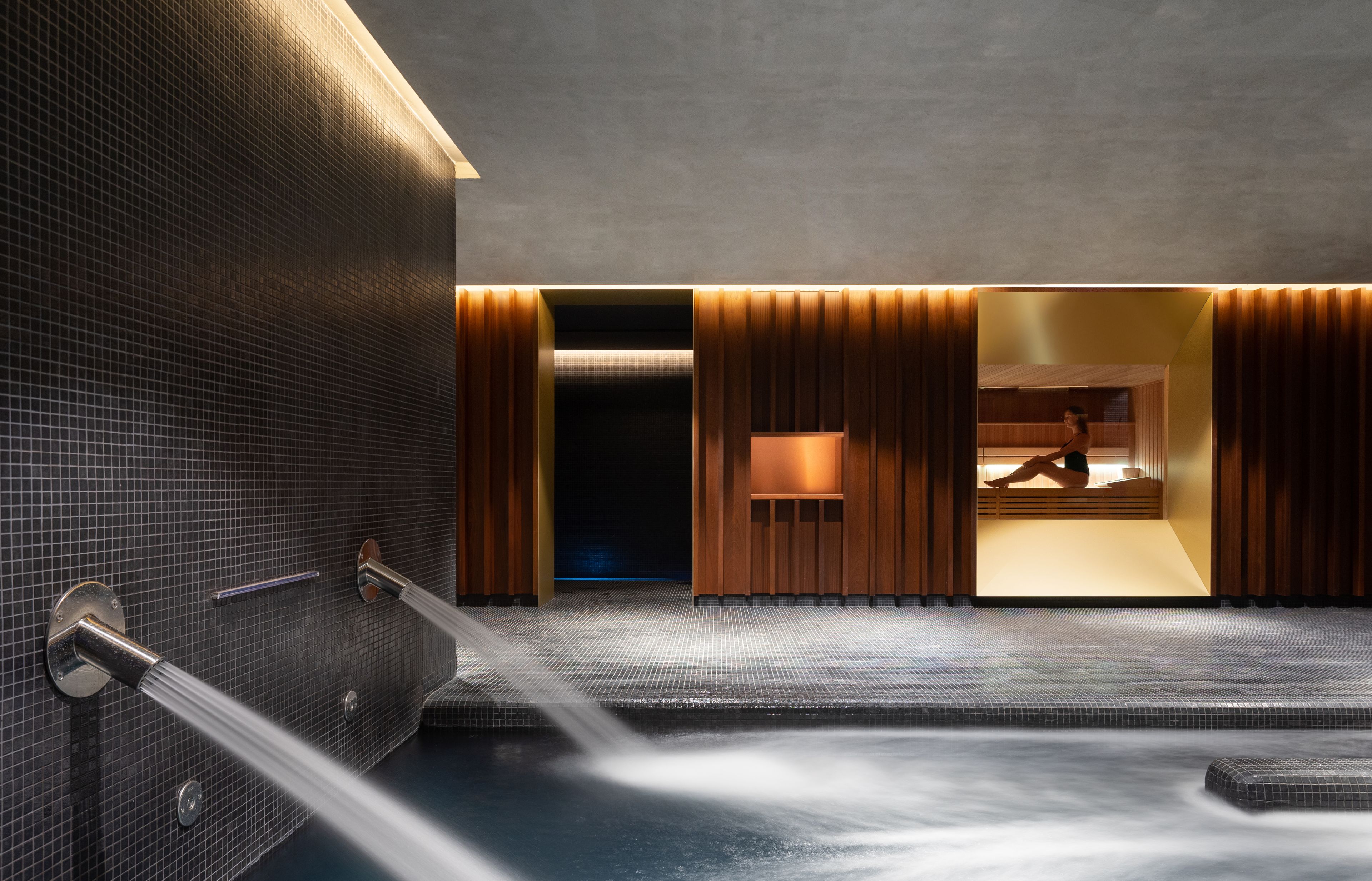 couples treatment room(s), sauna, hot tub, steam room